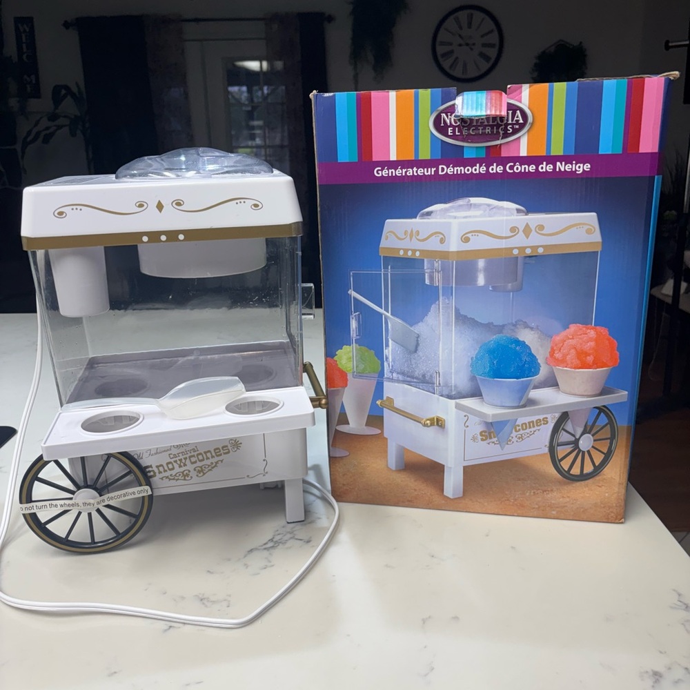 Nostalgia Snow Cone Cart - White and Gold